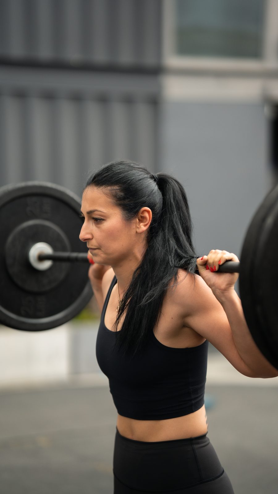 Coach Taki, back squat in the gym